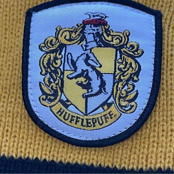 Harry Potter Gold and Black Hufflepuff Neckscarf - Picture 3 of 6